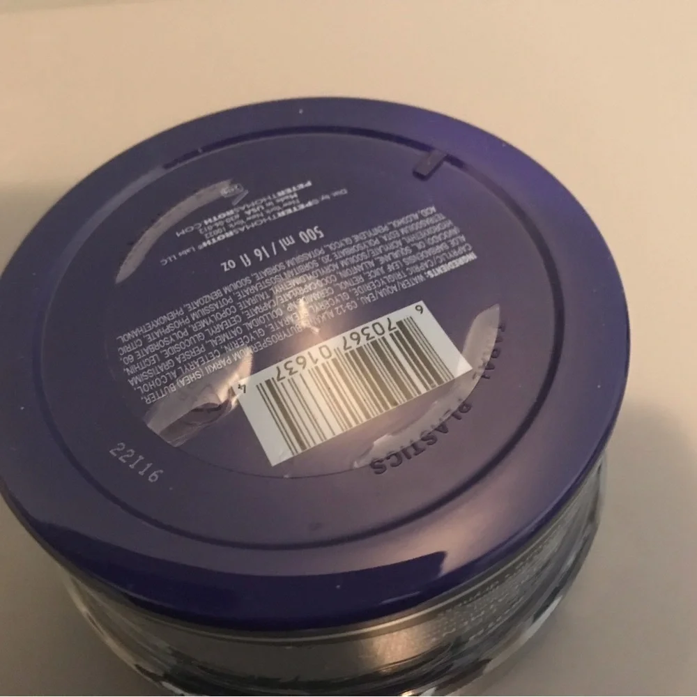 Peter Thomas Roth Retinol Fusion PM Body Moisturizing Treatment - Black